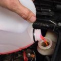 Тосол в ВАЗ 2110: сколько нужно литров и как его поменять