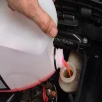 Тосол в ВАЗ 2110: сколько нужно литров и как его поменять