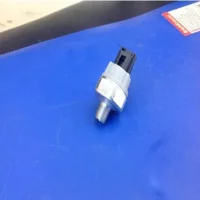 Датчик давления масла на Camry 40