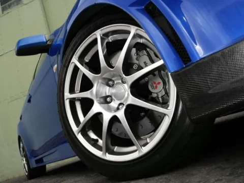 Какие передние колодки поставить на Lancer 10