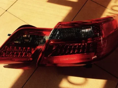 Фонарь на Camry 40