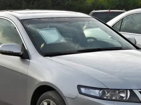 Лобовое стекло на Accord 7