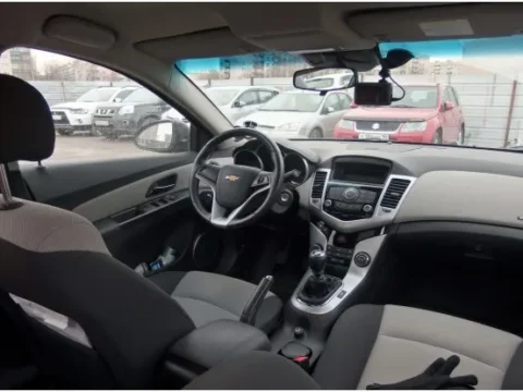 Комплектации Chevrolet Cruze