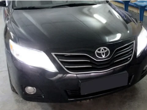 Линзы на Camry 40