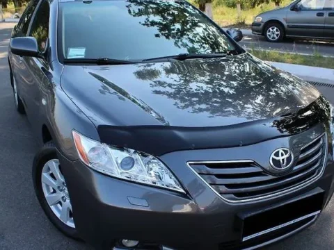 Капот на Camry 40