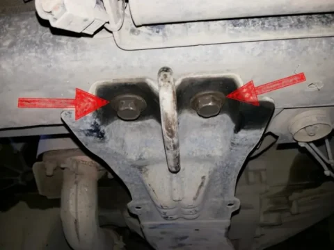 Опоры двигателя на Mitsubishi Lancer 9