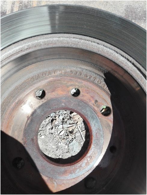 Демонтированный тормозной диск