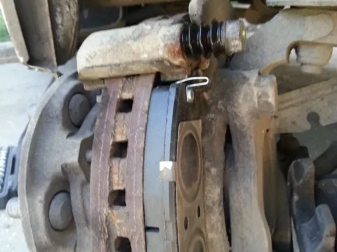 Тормозные колодки на Ford Explorer 5