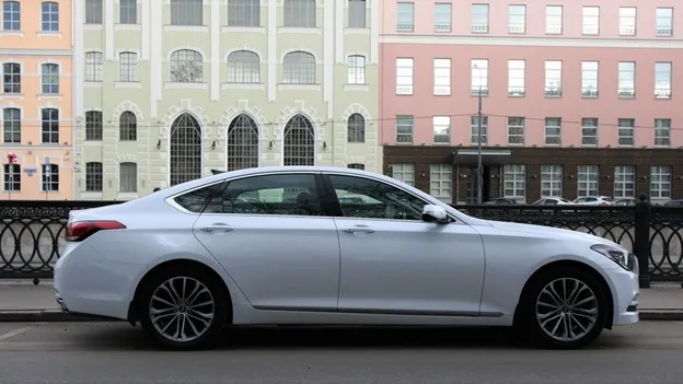 Genesis в комплектации Sport AWD