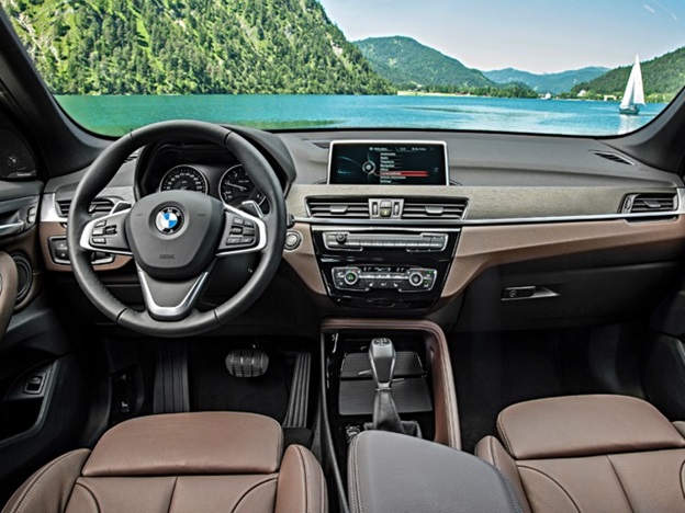 Салон автомобиля BMW X1