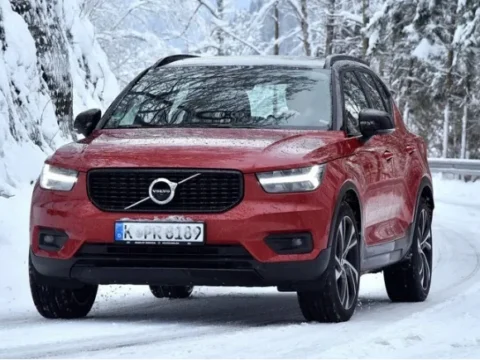Комплектации Volvo XC40
