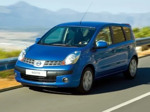 Воздушный фильтр на Nissan Note