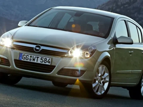 Воздушный фильтр на Opel Astra Н