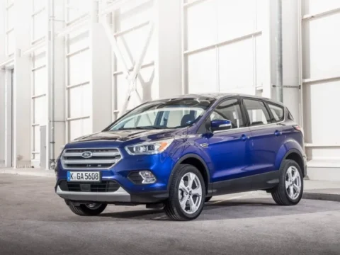 Салонный фильтр на Ford Kuga