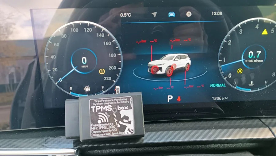 Прибор TPMS BOX в разъёме OBD Tenet T7 и ошибка давления на приборной панели
